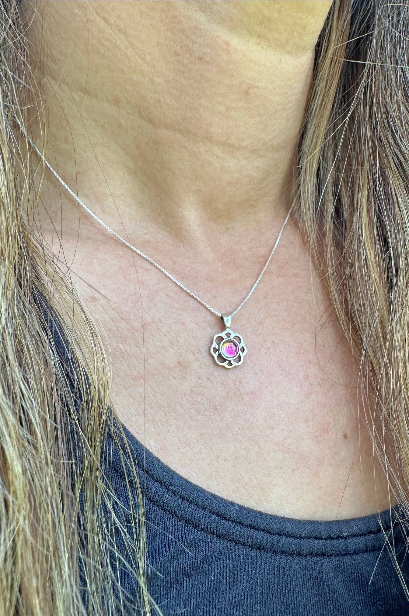 Dainty Loop Flower Necklace